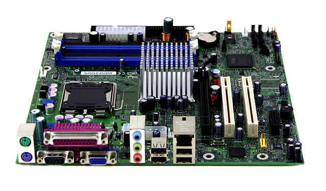 Milwaukee PC - Intel D915GAGL Motherboard - LGA775, DDR400, PCI-E, MATX, 10/100, Graphics Media Accelerator 900, AC97, SATA